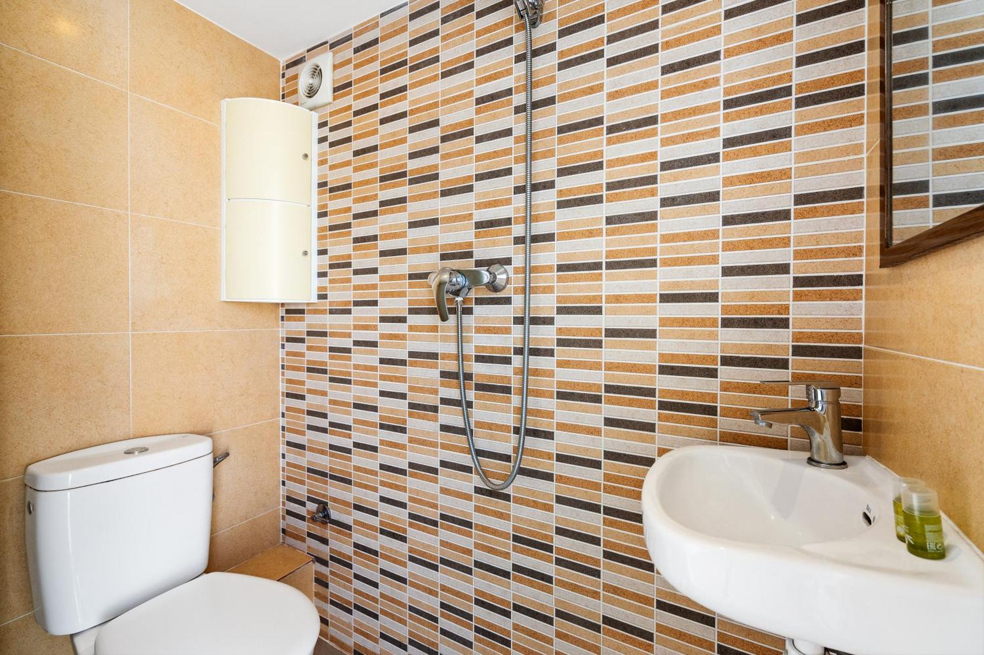 Fridays Flats Bright & Breezy Apartment Барселона Екстериор снимка
